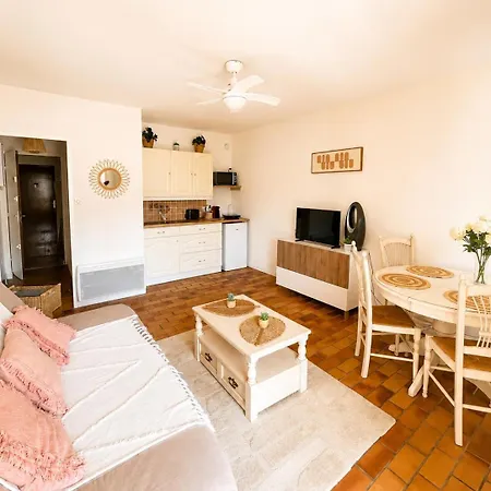 Appartement Chaleureux à 3 Min Du Port Du Brusc Six-Fours-les-Plages