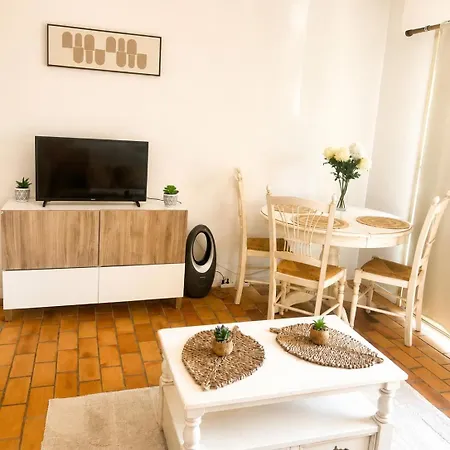 Apartment Chaleureux A 3 Min Du Port Du Brusc Six-Fours-les-Plages