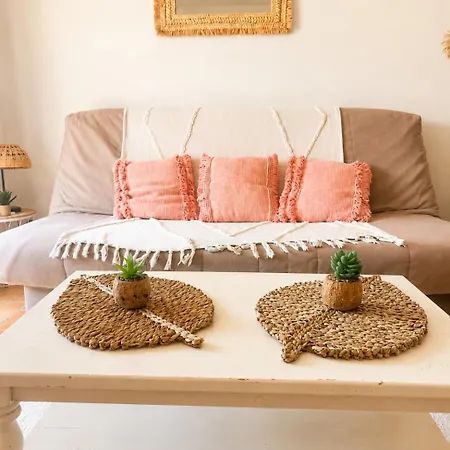 Appartement Chaleureux à 3 Min Du Port Du Brusc